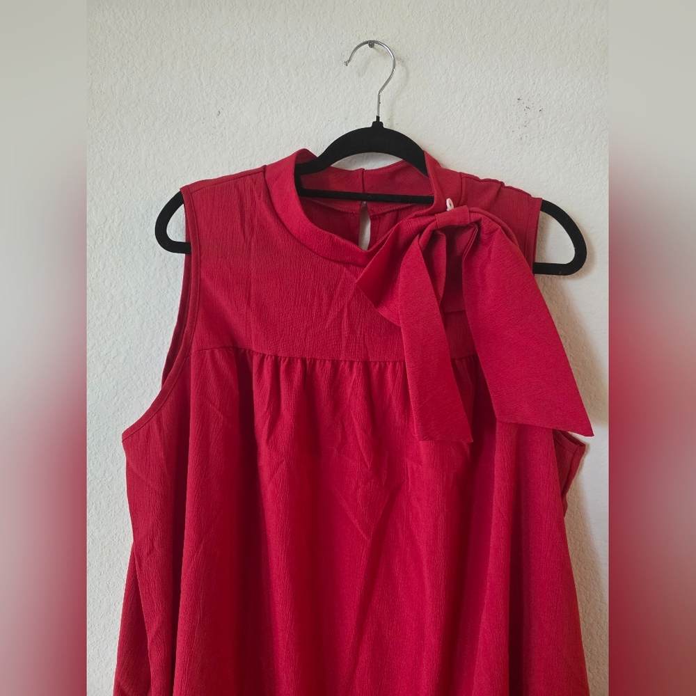 Sleeveless Red Tie-Neck Midi Dress With Pockets - Picture 2 of 10